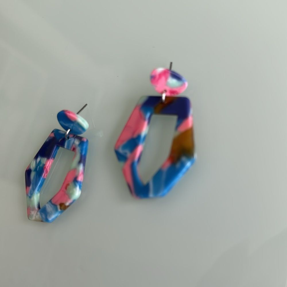 Colorful Acrylic Hoop Earrings A1396 - Picture 4 of 4